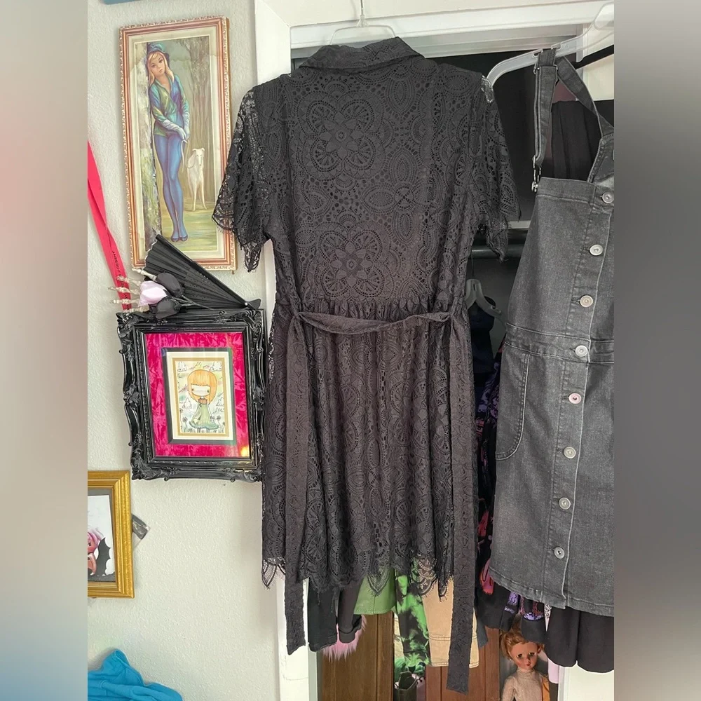 DISTURBIA LACE DRESS - Picture 4 of 4